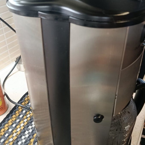 French coffee maker with grinder and program, like new, metal filter