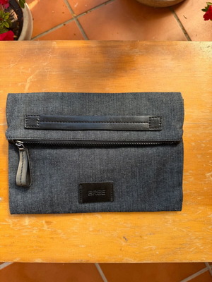 BREE handbag like new, denim white and blue