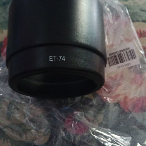 ET-74 lens hood for Canon 70-200 like new