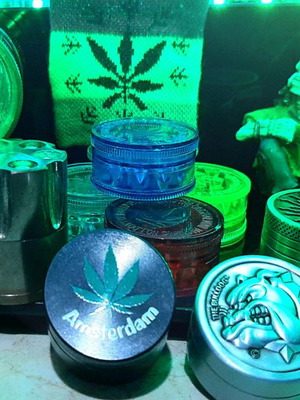 Grinders used, pack of 10, multi-size and colors