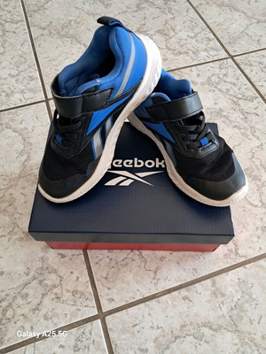 Παιδικά αθλητικά παπούτσια Reebok No30 σαν καινούργια, με κουτί