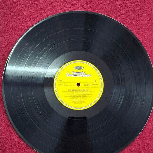 Das Weihnachtskonzert LP Berliner Philharmoniker with Herbert von Karajan like new, classical
