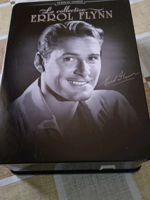Колекционерски комплект DVD La Collection Errol Flynn като нов с 9 DVD