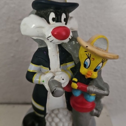 Fireman Sylvester Tweety PVC figure used, 4'' Warner Bros