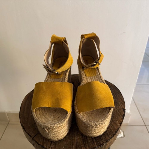 Alohas platform yellow like new, leather, size 39