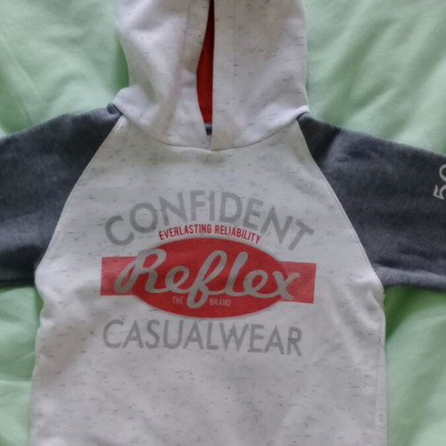 Reflex sweatshirt for 3-year-old child like new, gray and red