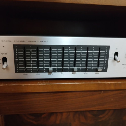 Vintage JVC Hi-Fi Stereo System with Turntable, Cassette Player, Equalizer, 2 Speakers and 5 Vinyl Records