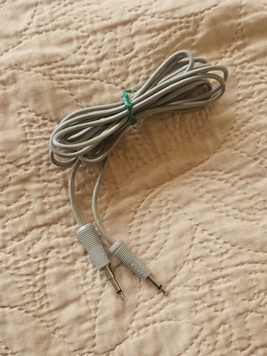 Jack 3.5mm Male-Male Cable 2m like new, made in Japan