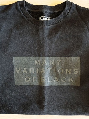 Pull & Bear μαύρο T-shirt με στάμπα Many Variations of Black, M