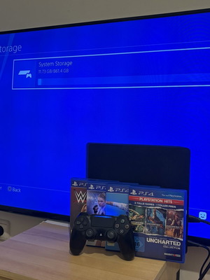 Κονσόλα PlayStation 4 Slim 1TB με χειριστήριο DualShock 4 και 4 παιχνίδια