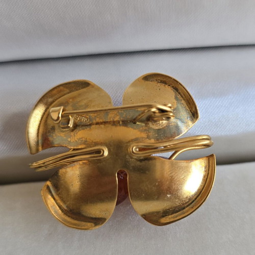 Russian brooch with Baltic amber, berry leaf design