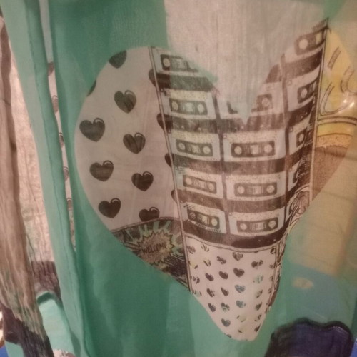 Neck scarf used with hearts multicolored