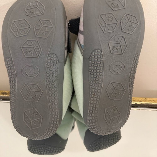 Cerda boys' slippers size 23 like new