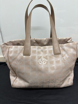 Chanel vintage τσάντα χειρός σαν καινούργια, άσπρη και μπεζ