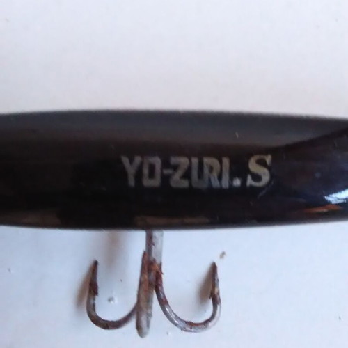 Yo-Zuri Sinking Minnow fishing lure, holographic finish