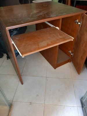 Computer desk used, 80x80 cm