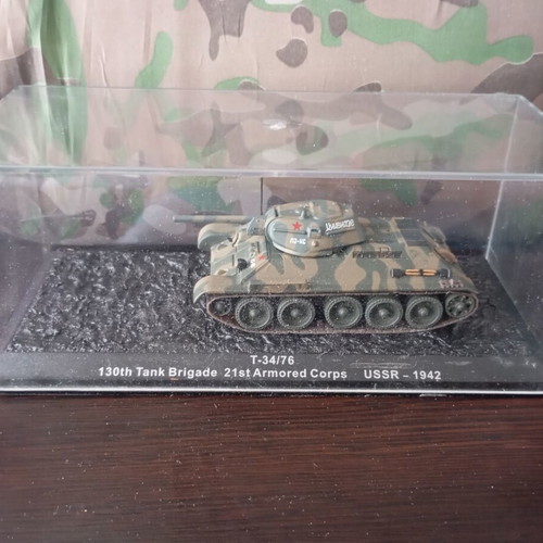 DeAgostini T-34/76 Soviet Tank 1:72 Die-Cast Model 1942