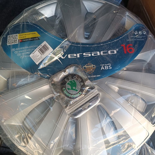 Versaco 16' hubcaps new with Skoda logos