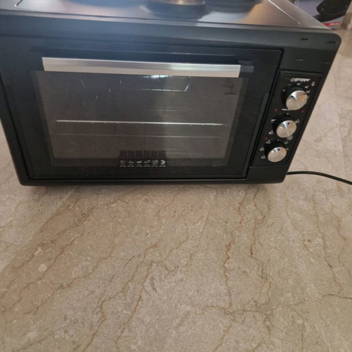 Oven with hotplates like new with baking tray