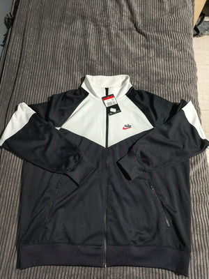 Nike Windrunner ζακέτα καινούρια, μέγεθος large, μαύρο και άσπρο