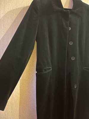 Ann Taylor velvet black coat like new, size XS