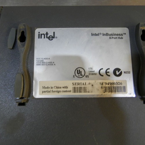 Intel In Business Hub 8 Port RJ-45 & 1 Port BNC used, vintage for retro PC