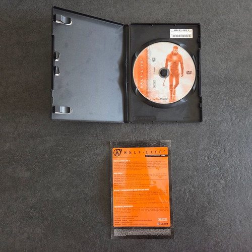 Half-Life 2 PC game used, English edition, 2004