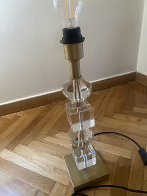 Zara Home επιτραπέζιο φωτιστικό σαν καινούργιο με χρυσή βάση και κρύσταλλο