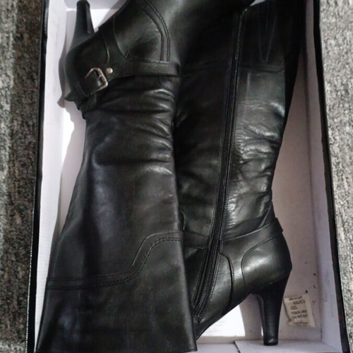 Boxer black leather boots like new size 38 with 7cm heel