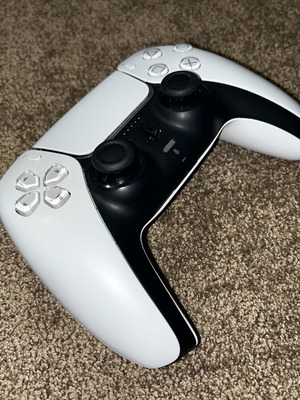 PS5 controller used v3 version in excellent condition