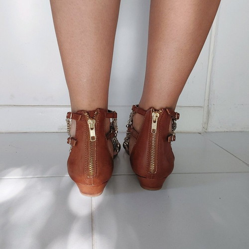 Flat sandals with chains, size 39, brown and gold