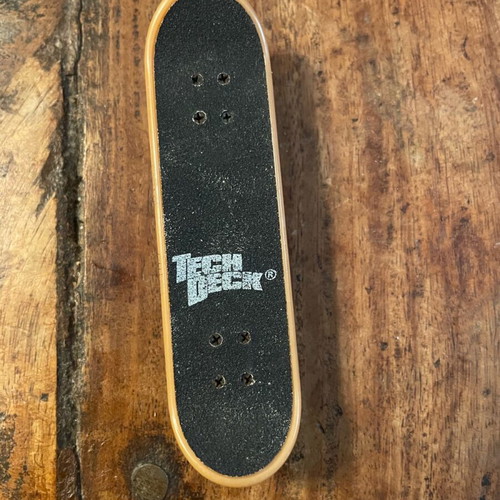 Tech Deck finger skates used, collaboration with Plan B, pack