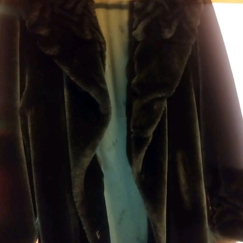 Delmod International women's eco fur size M like new, black
