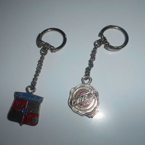 Car keychains used, pack of 8, Ferrari, Chevrolet, Krayper, Peugeot, Ford, Fave, Mercedes, Fiat