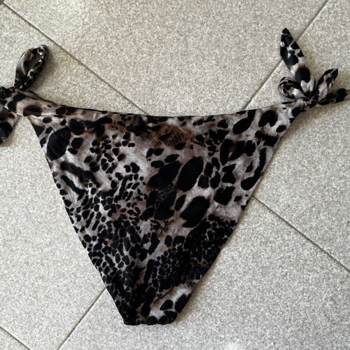 Calzedonia animal print bikini bottom used, black and brown, size M