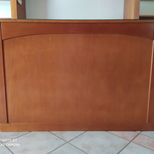 Wooden serving counter like new cherry color with 1 shelf