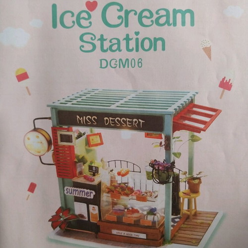 Diy Miniature House ice cream station like new
