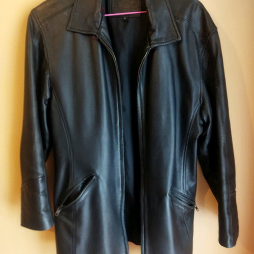 Leather women's jacket black like new, size M