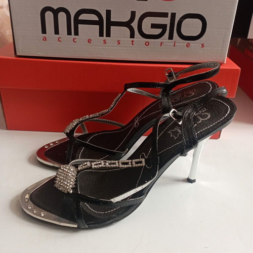 Makgio sandals with rhinestones size 40 like new, black