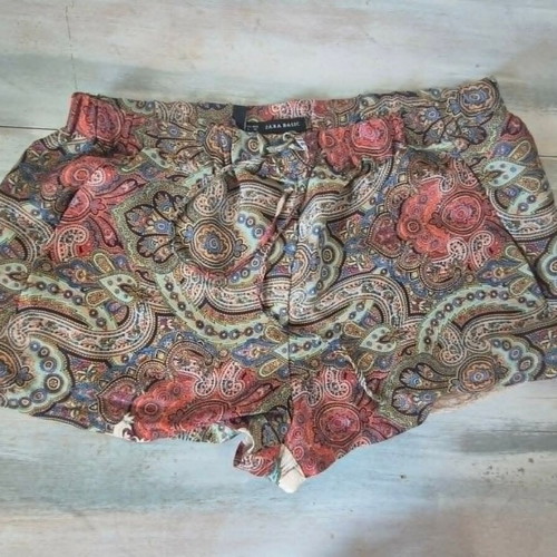 Zara printed shorts L satin texture like new