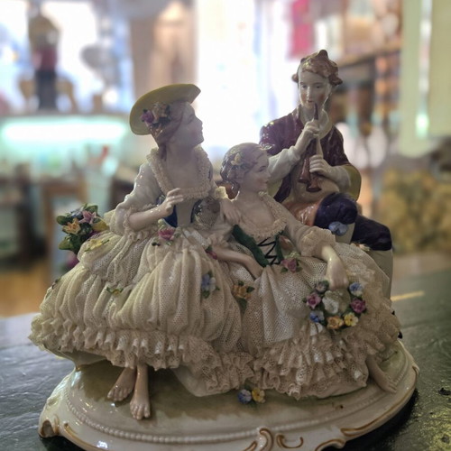 Unterweißbach porcelain composition used, Rococo music scene
