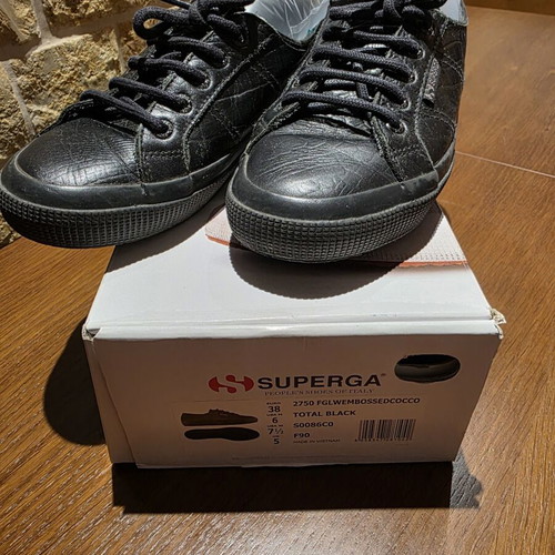 Γυναικείο δερμάτινο παπούτσι Superga μεταχειρισμένο, μαύρο, νούμερο 38