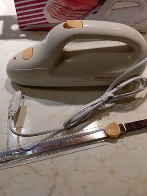 Electric knife unused