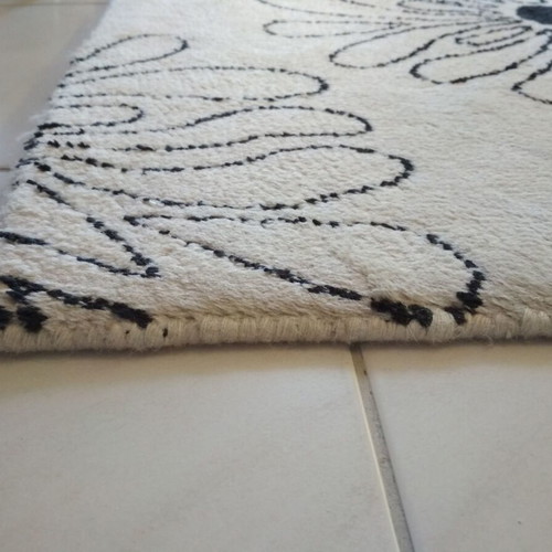 Christina Rossi Newplan rug like new, black and white, 1.60x2.30 m