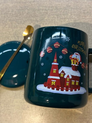 Christmas mug with lid and spoon new