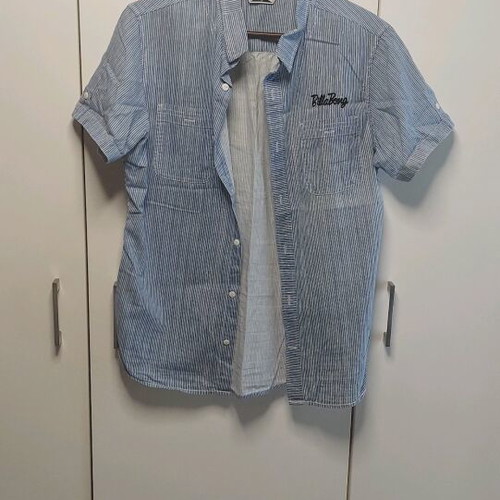 Billabong shirt size S like new, white and blue