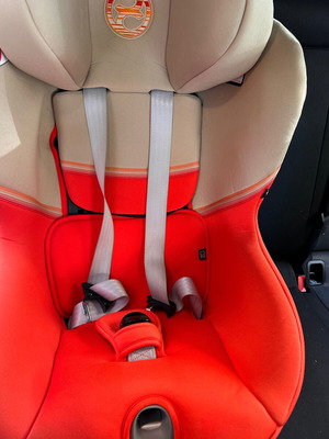 Cybex 360 baby car seat like new