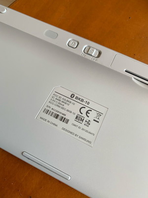 Samsung Bluetooth keyboard used model BKB-10 white