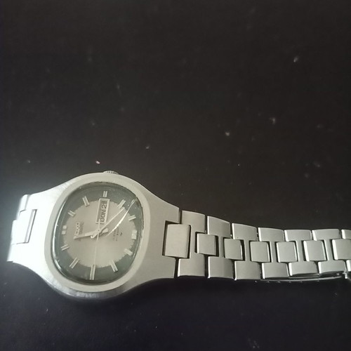 Seiko wristwatch women's used with glass defect