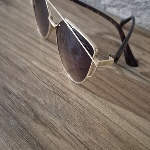 Cat-Eye Aviator Sunglasses like new, gold frame, brown gradient lenses